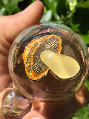 Image of Fume dot Nug magnifier jar