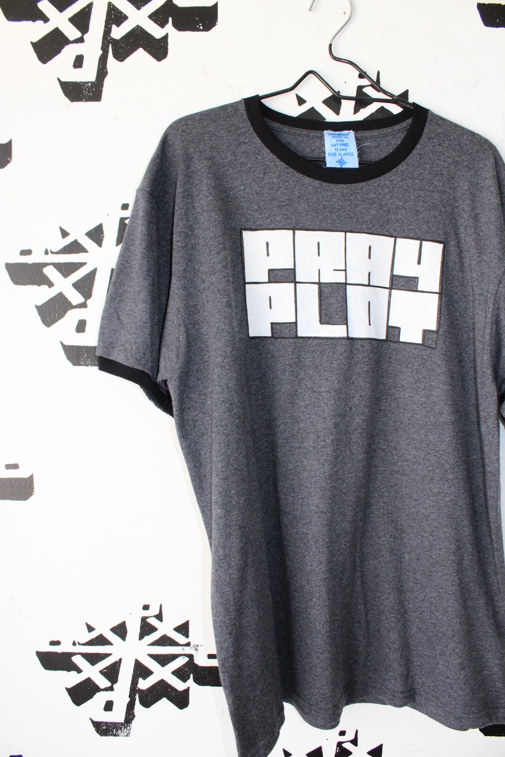 remixed bricks ringer tee in gray/black