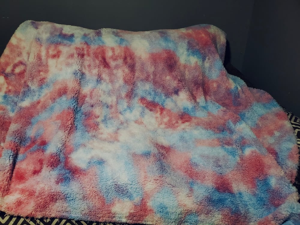 Image of Whirlie Blanket/ Pillows