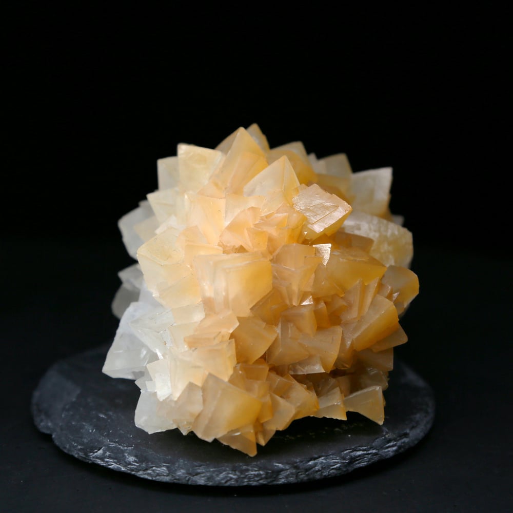 Image of 漸色澄花 | calcite