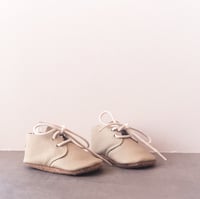 OXFORDS-TAUPE