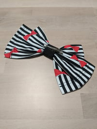 Image 2 of Scallop, Stripes, and Bows - Bow (PRE-ORDER)