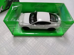 Image of WELLY 1/24 BENTLEY CONTINENTAL SUPERSPORTS  WHITE 24018W
