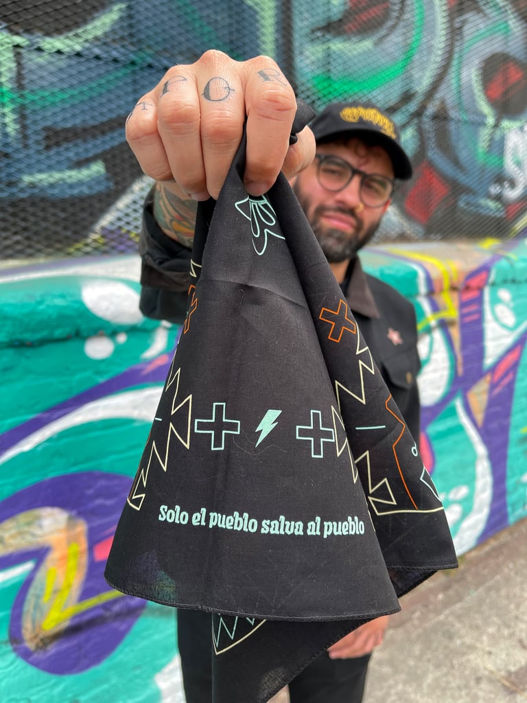Gregg Deal "Solo el pueblo salva al pueblo" Bandana Image 3