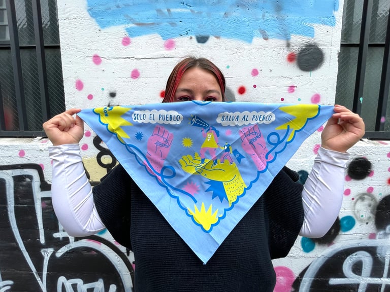 Rosa Kusabbi "Solo el pueblo salva al pueblo" Bandana Image 3