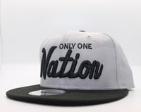 Image 2 of New Era Silver/Black camo snapback