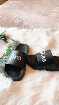 Image 4 of Brookee chancletas