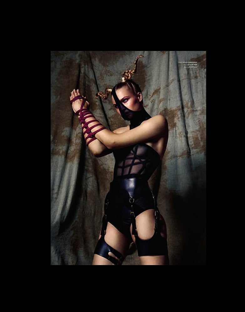 Image of SERPENTINE MASK black