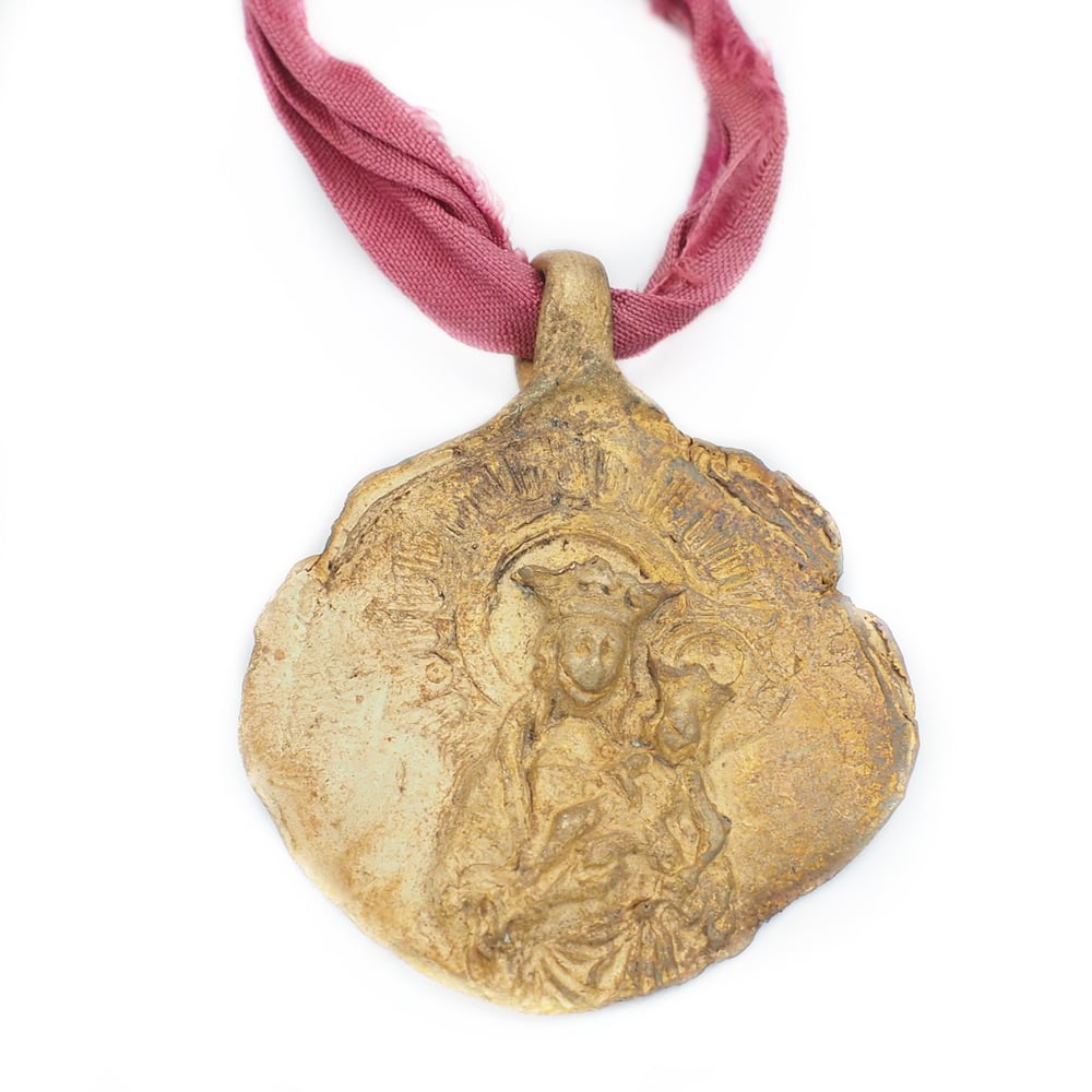 Image of Medalla de la Virgen de la Almudena