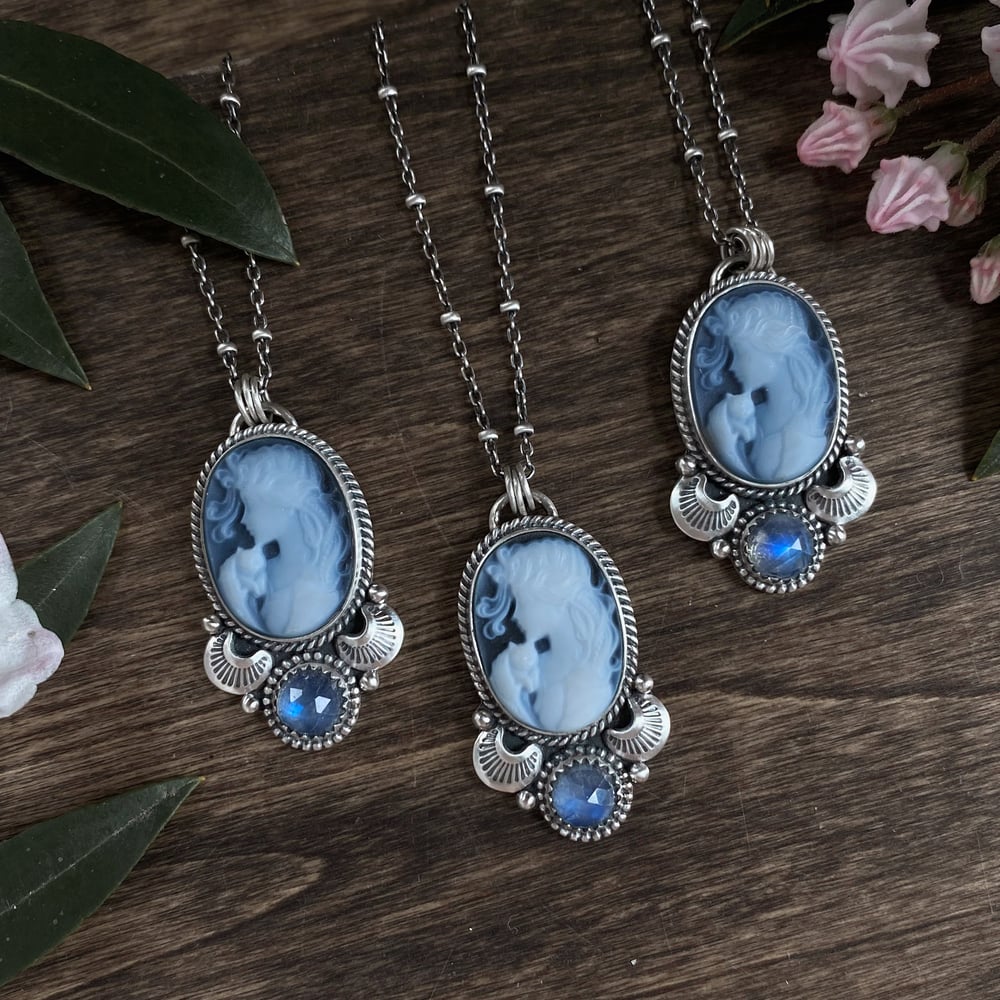 Image of A Girl and Her Kitten Cameo Necklace