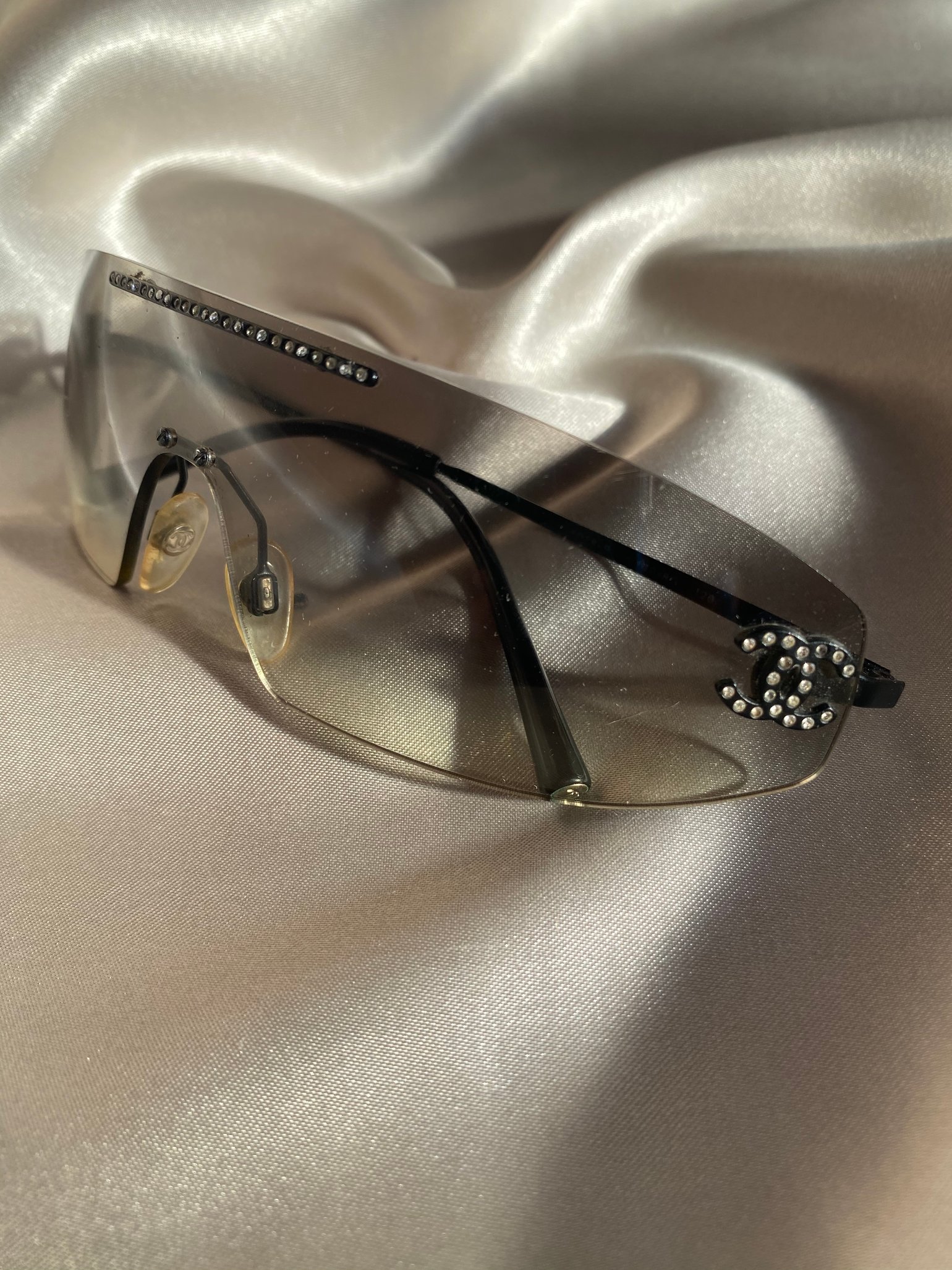 Chanel shop diamante sunglasses