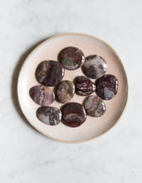 Galet de Jaspe Fleuri