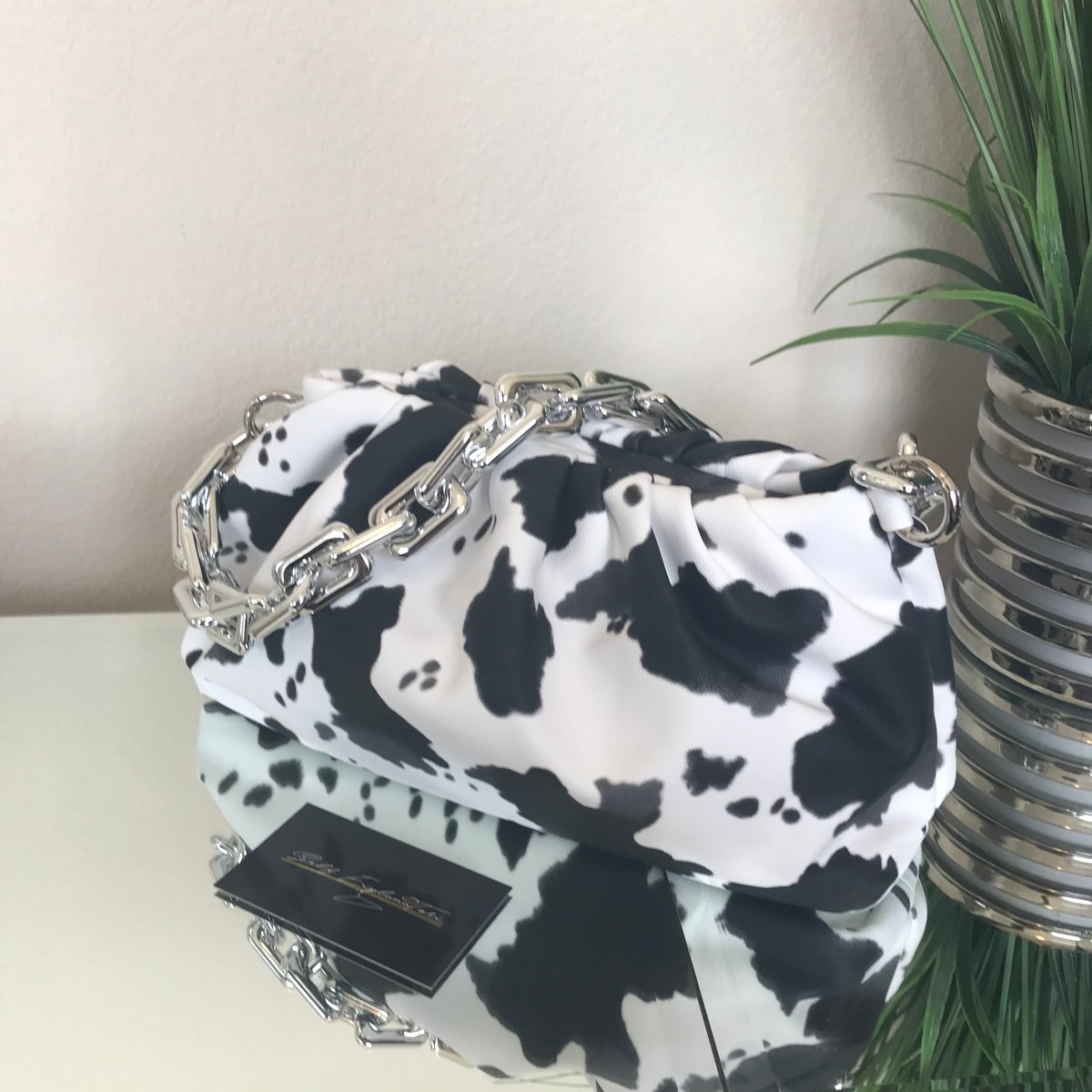 Clouded Clutch