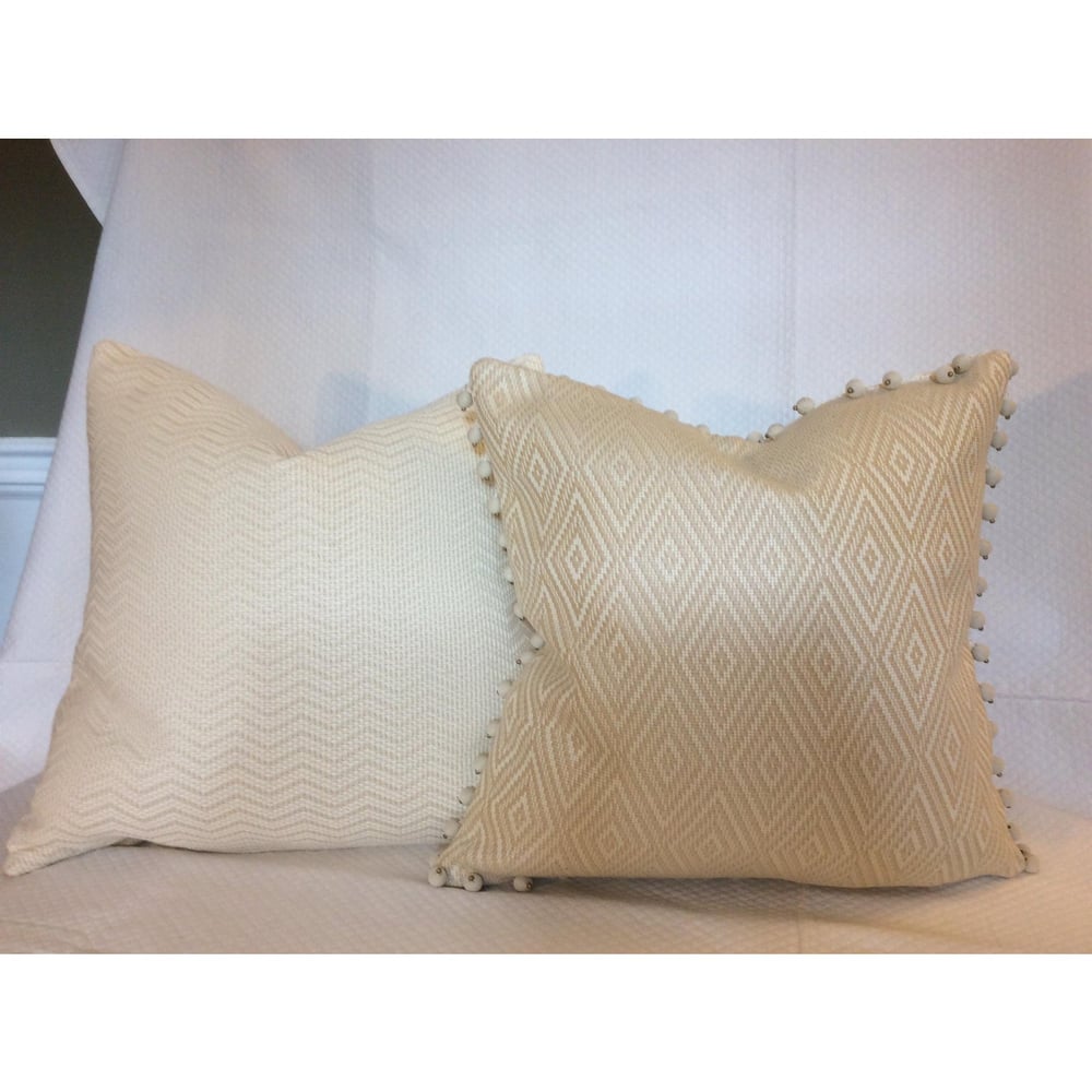 Luxurious Woven Kravet Designer Pillow 90/10 Down Insert With Schumacher Trim