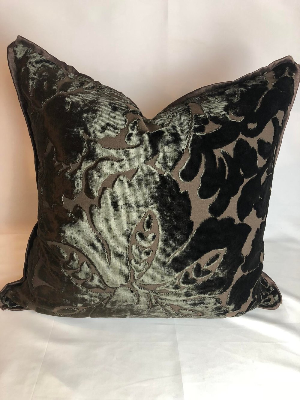 Luxurious Old World Weavers Silk Damask Designer Pillow With 90/10 Down Insert