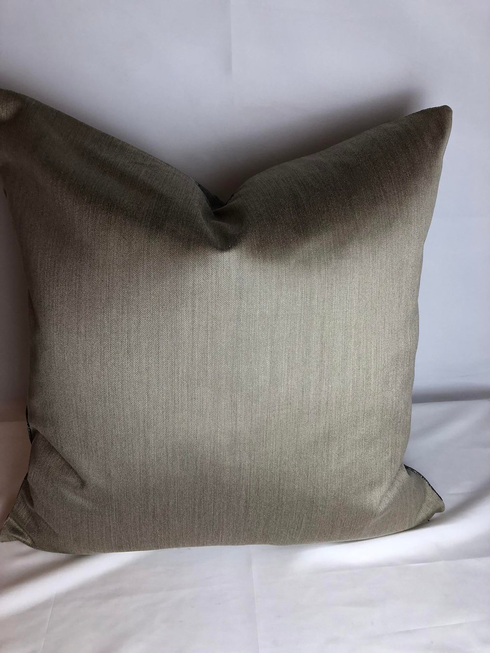 Contemporary Velvet Interlocking Circle Pattern Designer Pillow and 90/10 Down Insert