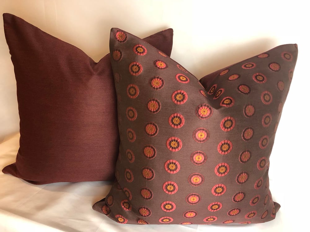 Contemporary Schumacher Pinwheel Silk Designer Pillow With 90/10 Down Insert