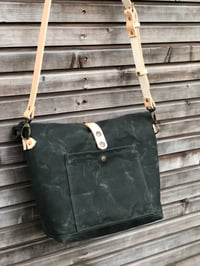 Image 4 of Forest green waxed canvas messenger bag / cross body bag with double waxed canvas padded bottom COLL