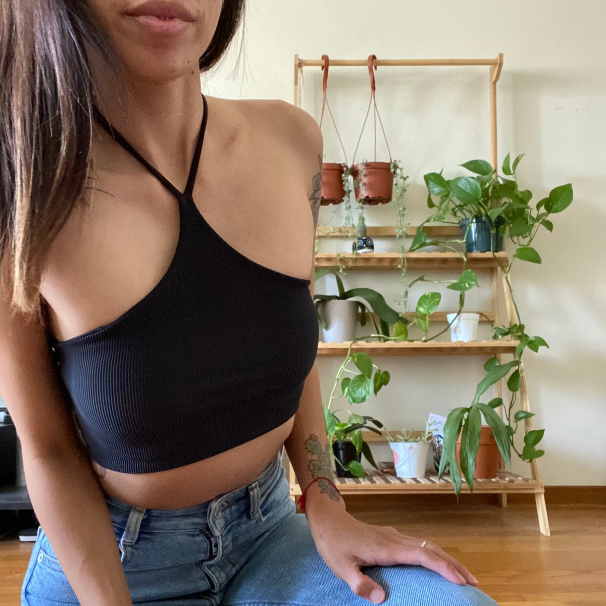 Image of STAPLE HALTER  : BLACK RIBBED 