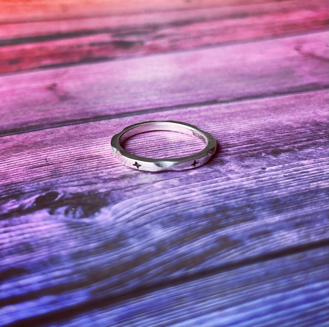 Image of Stacking ring silver retro star design.50s vintage faceted Sterling stars ring. Silver star ring.