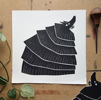 Image 1 of Originalt collografi - fluffy dog av Anine Hansen