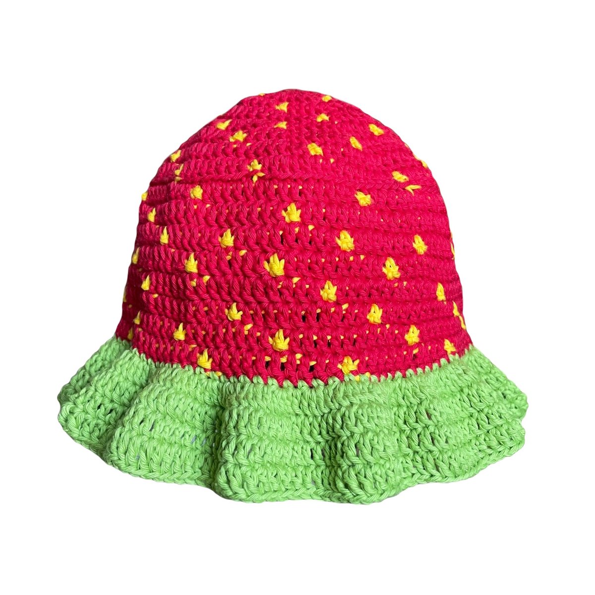 checkered bucket hat outfit