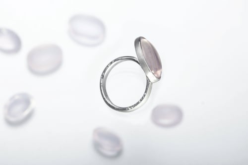 Image of "Sound of the wind" silver ring with rose quartz · 颯 ·