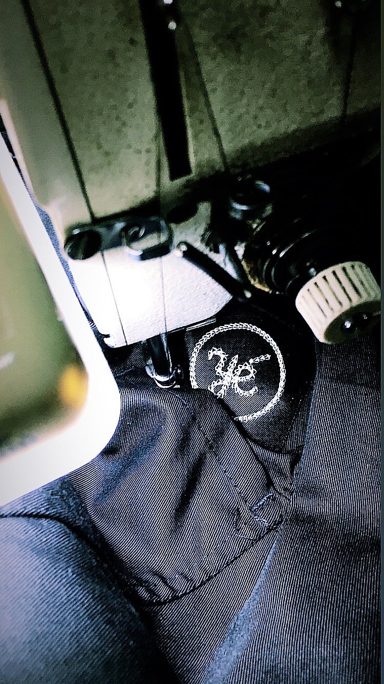 Embroided CHINO black