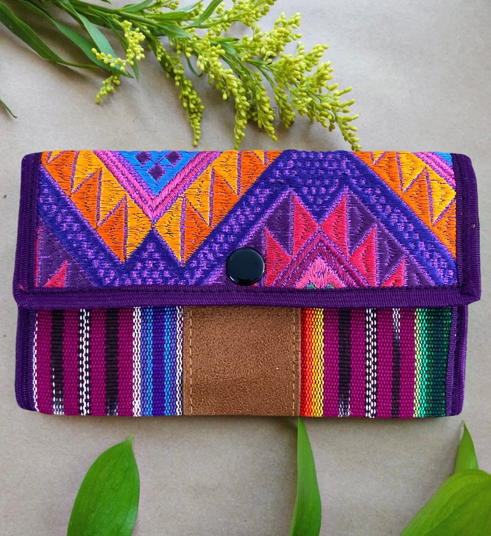 Geometric Wristlet Wallet