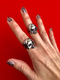 Image 3 of SMALL SOLID CLASSIC JAWLESS SKULL RING