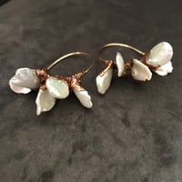 Image 3 of ultraluxe LUMINOUS ear hoops