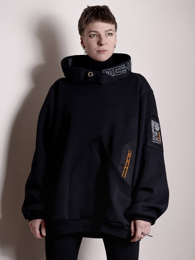 REFRACTION _ CROSS HOOD