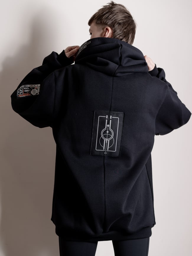 REFRACTION _ CROSS HOOD