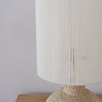 Image 2 of Lampe en travertin