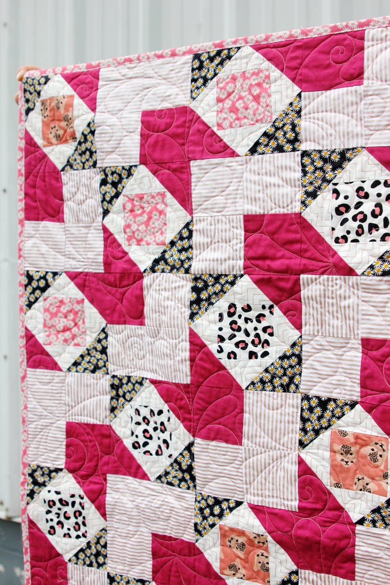 Image of HEARTS AND DARTS QUILT PDF Pattern