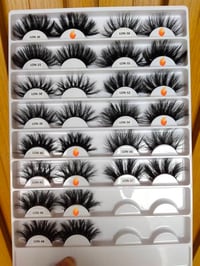 Image 3 of Wholesale 25mm Lashes