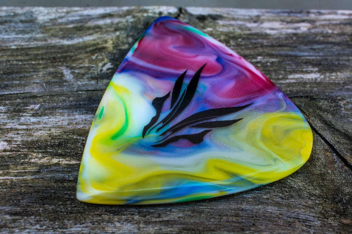 Image of 3mm 'Crazy Swirls' plectrums