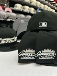 Image 3 of New Era 59Fifty Black ‘Stros Dome GLOW