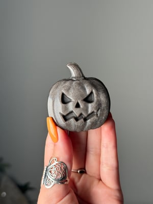 SILVER SHEEN OBSIDIAN PUMPKINS