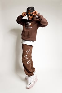 Image 4 of 2:22 Digital Clock Heavy Fleece Sweatpants (Brown)