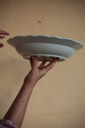 Image of Grosser Servierteller, tief, Zwiebelmuster super Zustanf,, von Hutschenreuter