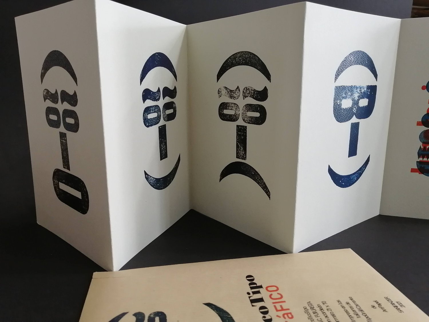 Image of EmoTicoTipo Acordeón Tipográfico 