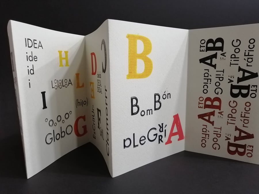 Image of Alfabeto Sorpresa Acordeón Tipográfico 