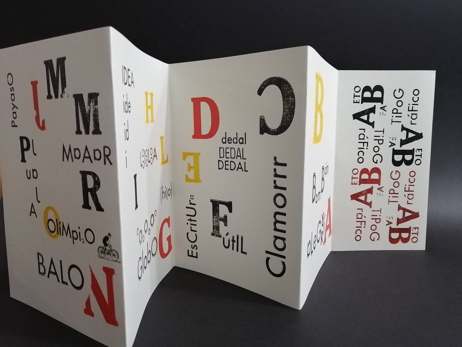 Image of Alfabeto Sorpresa Acordeón Tipográfico 