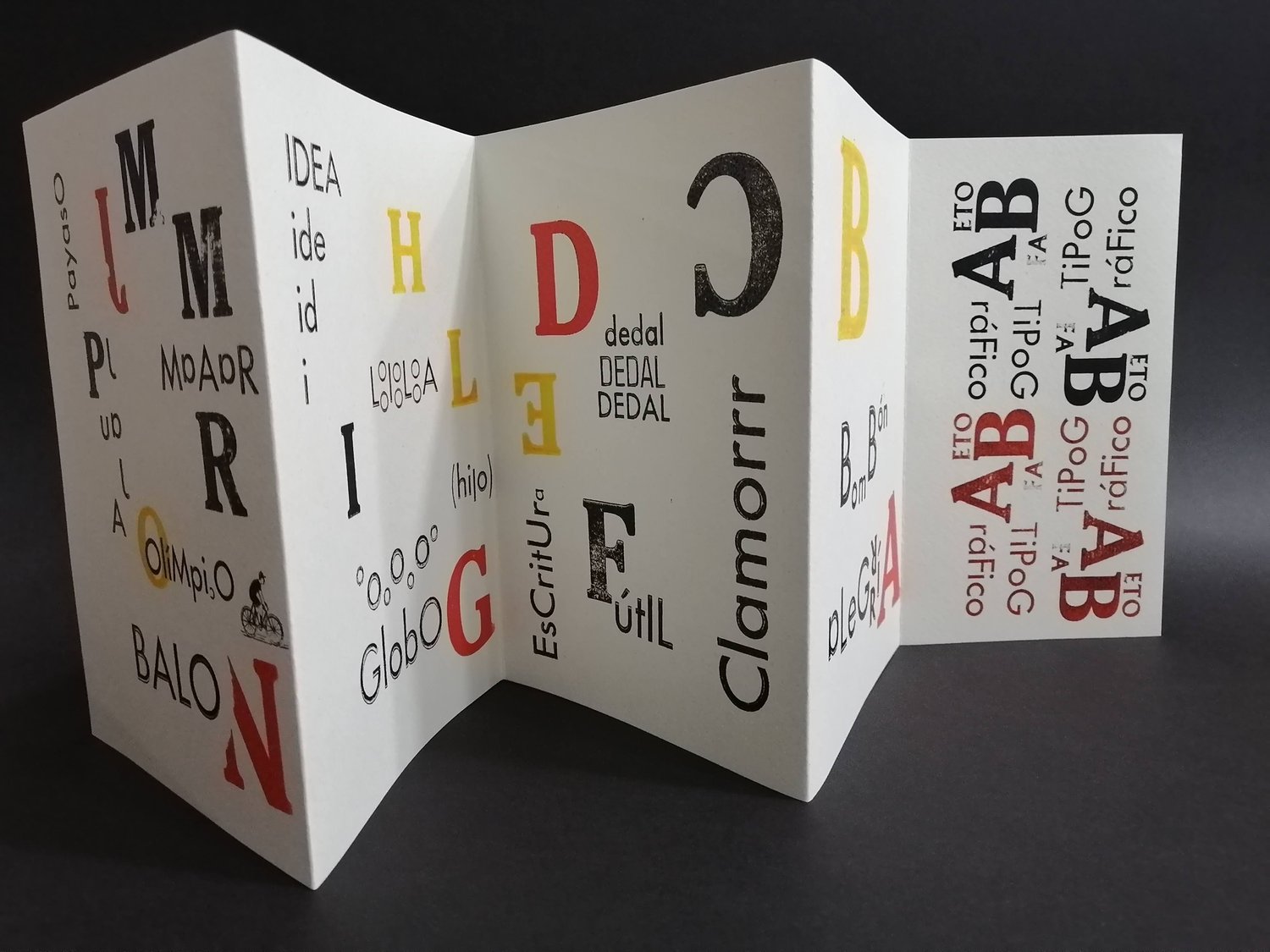 Image of Alfabeto Sorpresa Acordeón Tipográfico 