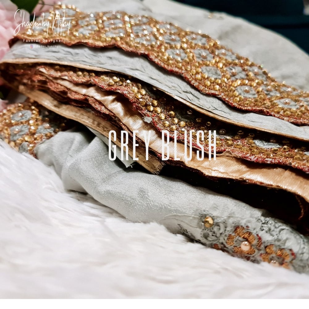 Image of  G R E Y  B L U S H