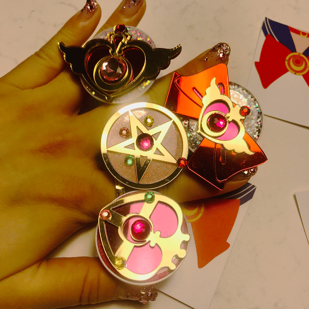 Sailor Moon Pop-Out Phone Grips [4 Styles]