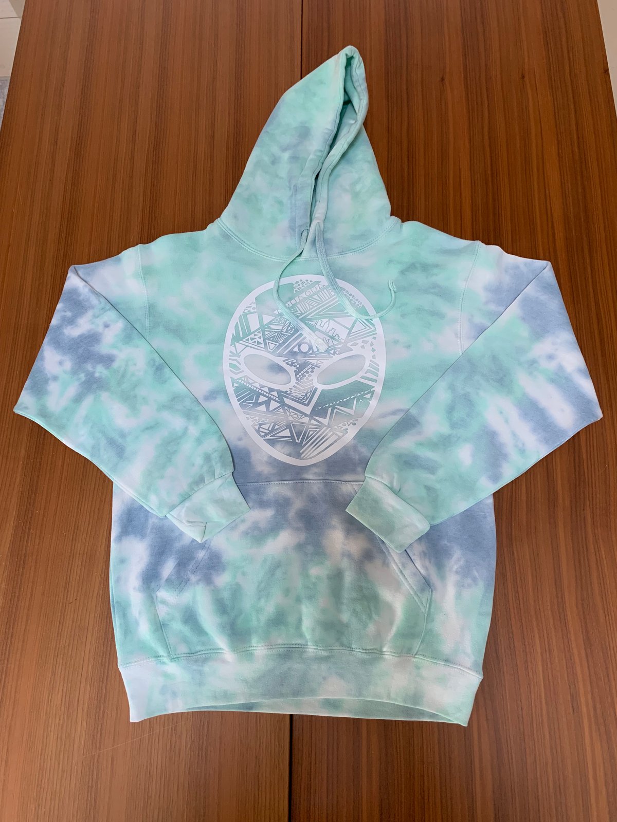 Tie dye clearance alien hoodie