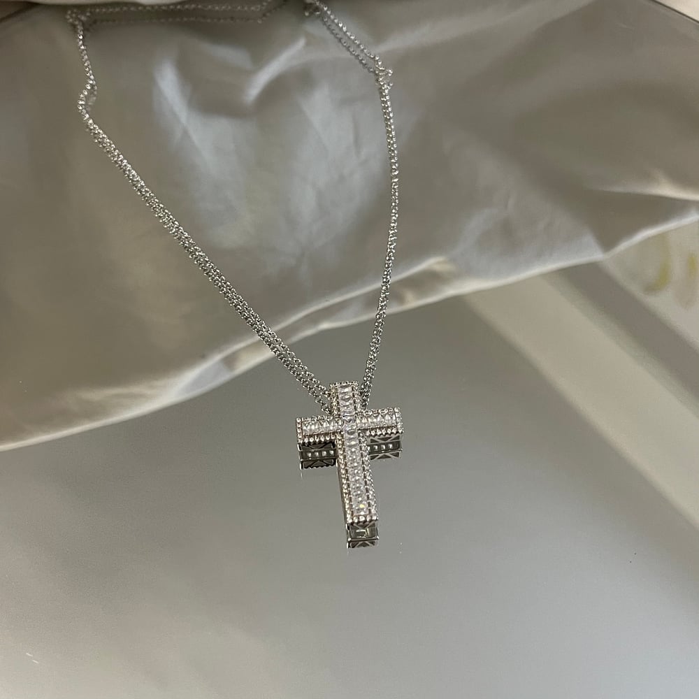 Image of The royal cross necklace 