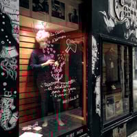 Image 1 of Grand format ou Sur la vitrine de votre boutique